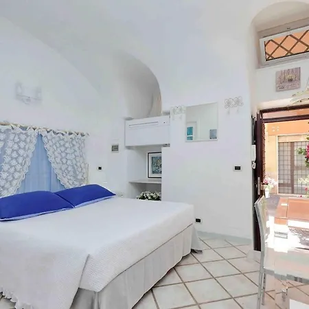 Colosseum Secret Cozy Rom